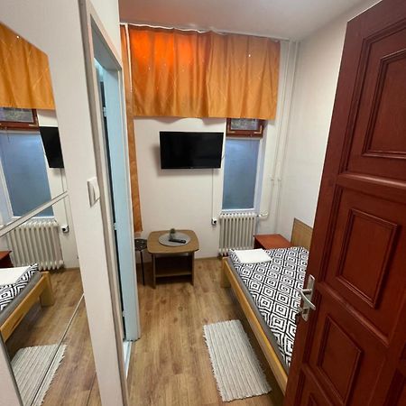 Alom Vendeghaz Otel Dunaújváros Dış mekan fotoğraf