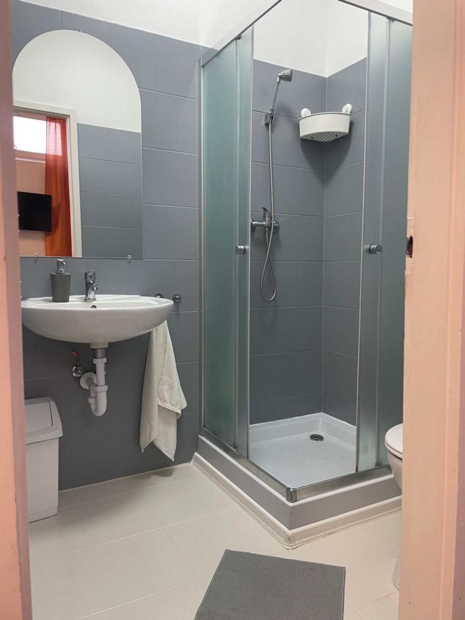 Alom Vendeghaz Otel Dunaújváros Dış mekan fotoğraf