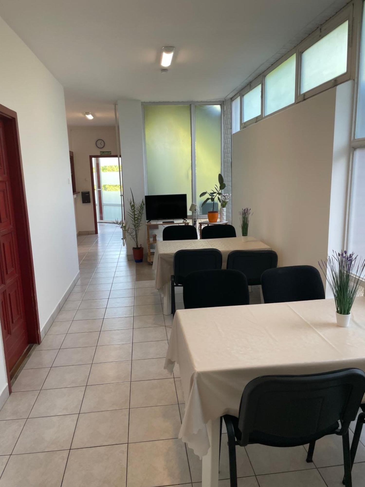 Alom Vendeghaz Otel Dunaújváros Dış mekan fotoğraf