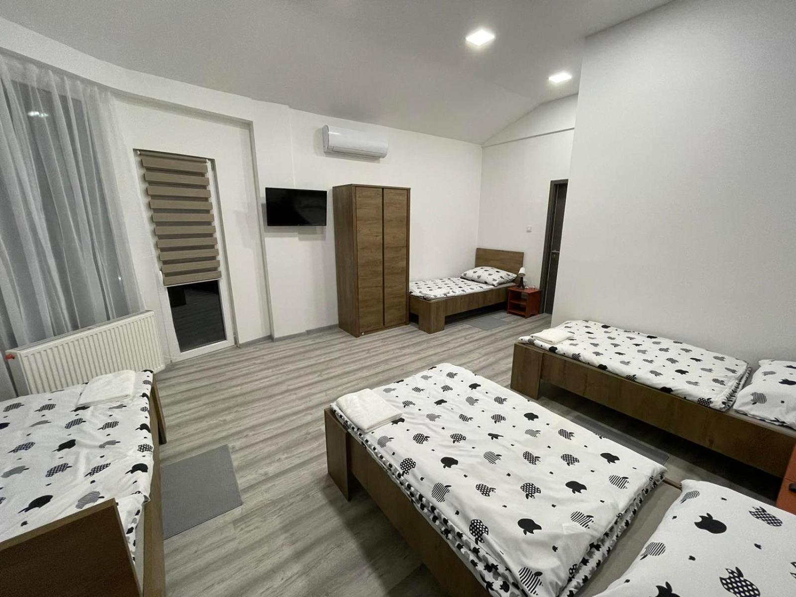 Alom Vendeghaz Otel Dunaújváros Dış mekan fotoğraf