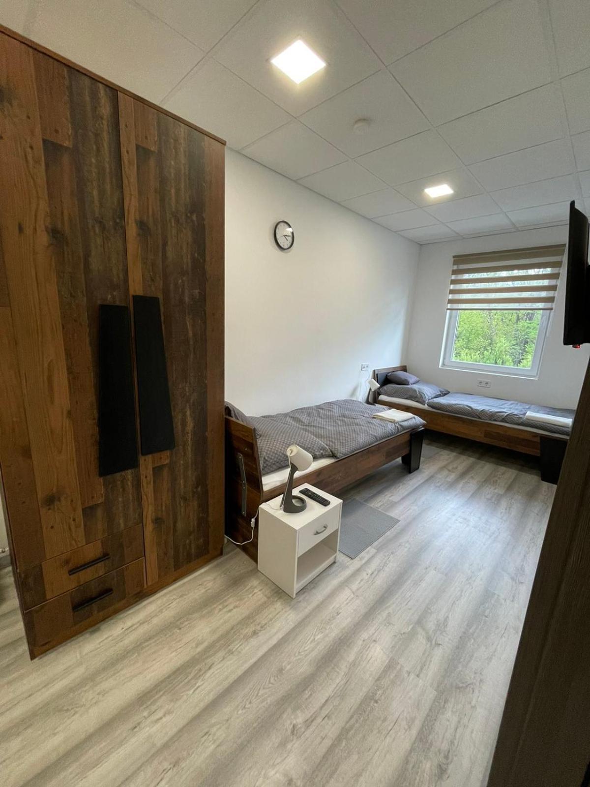 Alom Vendeghaz Otel Dunaújváros Dış mekan fotoğraf
