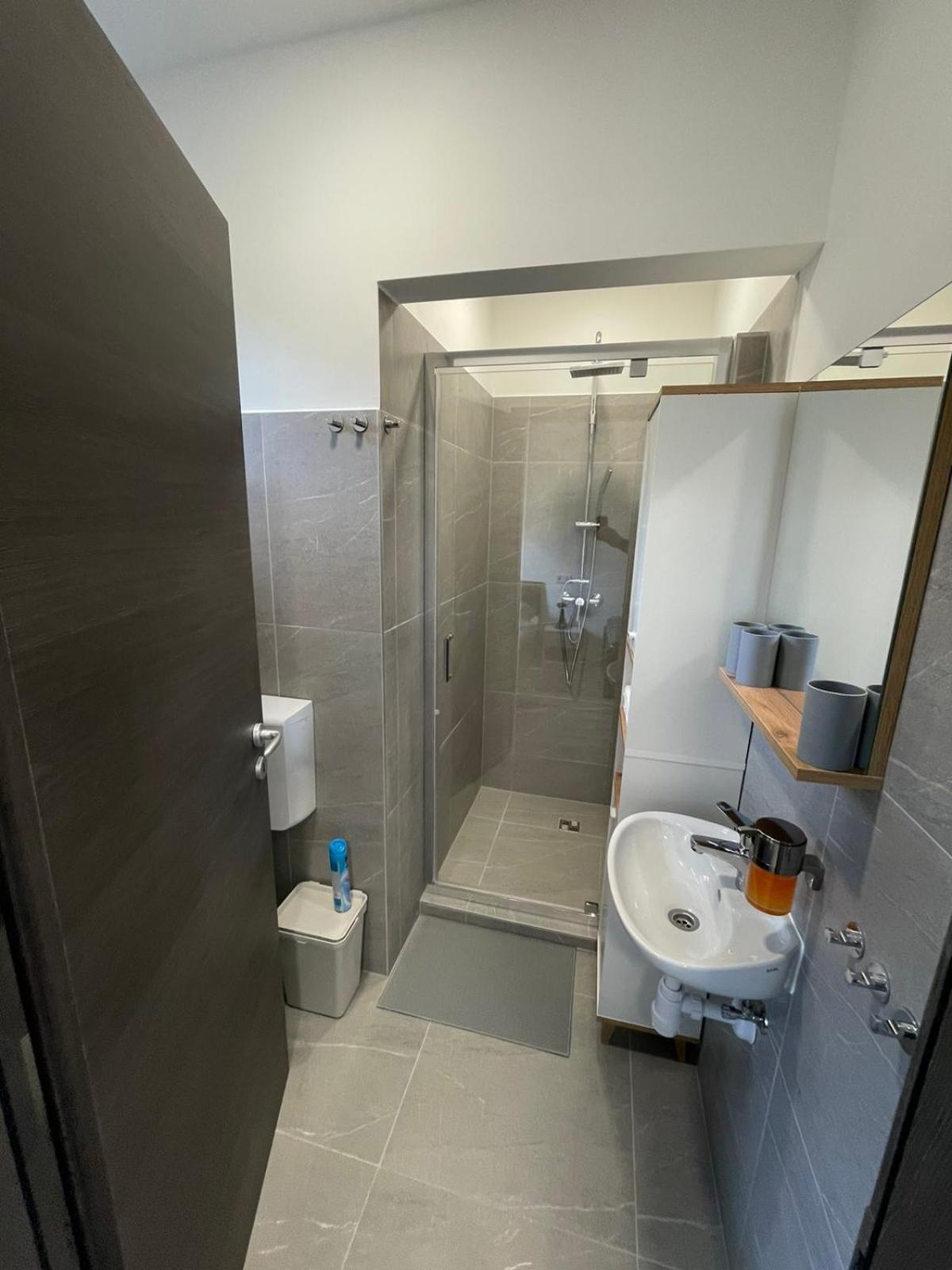 Alom Vendeghaz Otel Dunaújváros Dış mekan fotoğraf