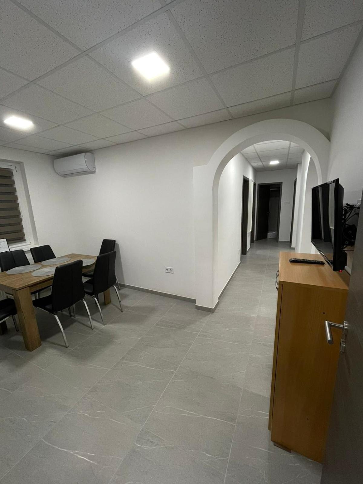 Alom Vendeghaz Otel Dunaújváros Dış mekan fotoğraf
