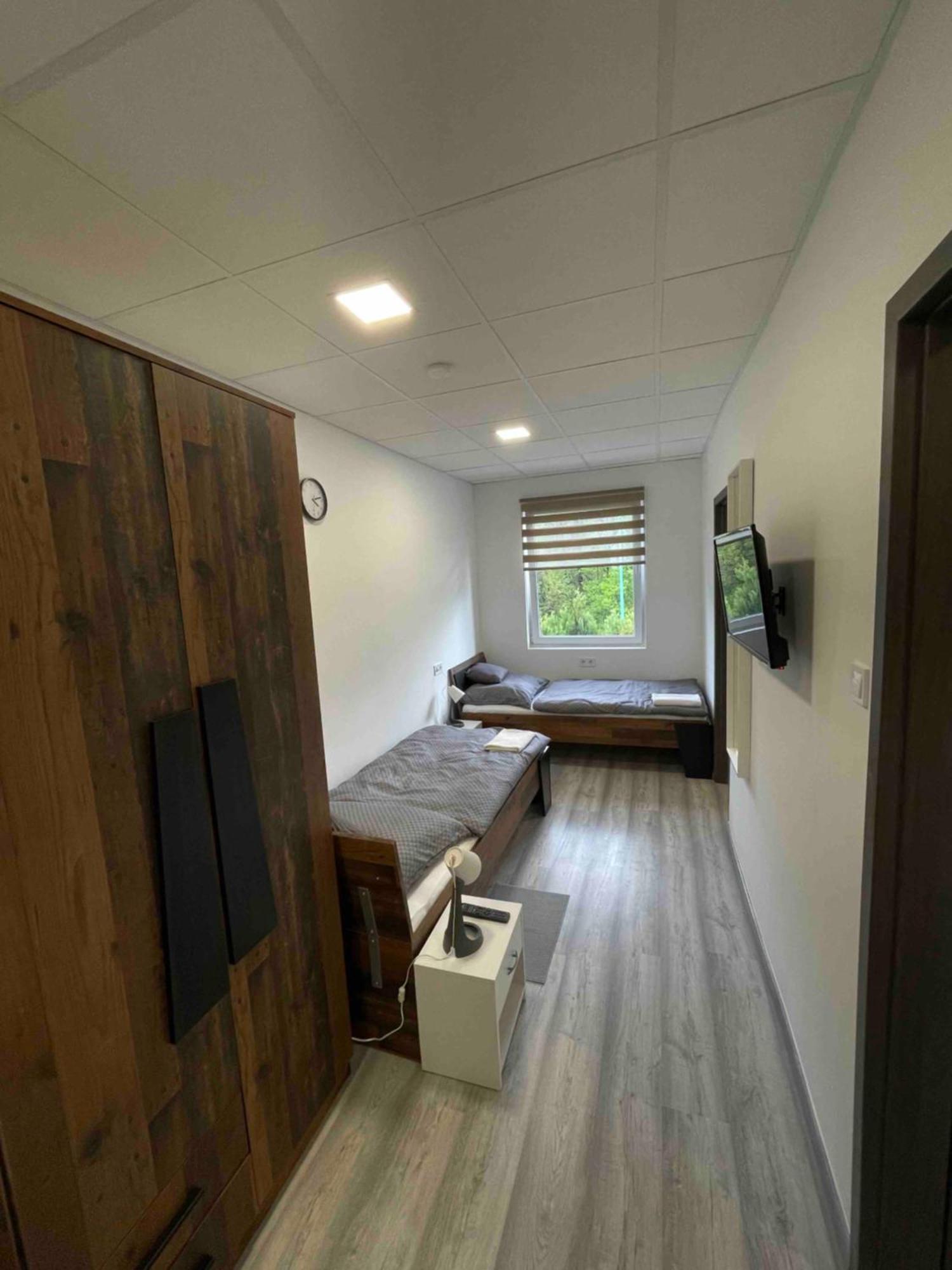 Alom Vendeghaz Otel Dunaújváros Dış mekan fotoğraf