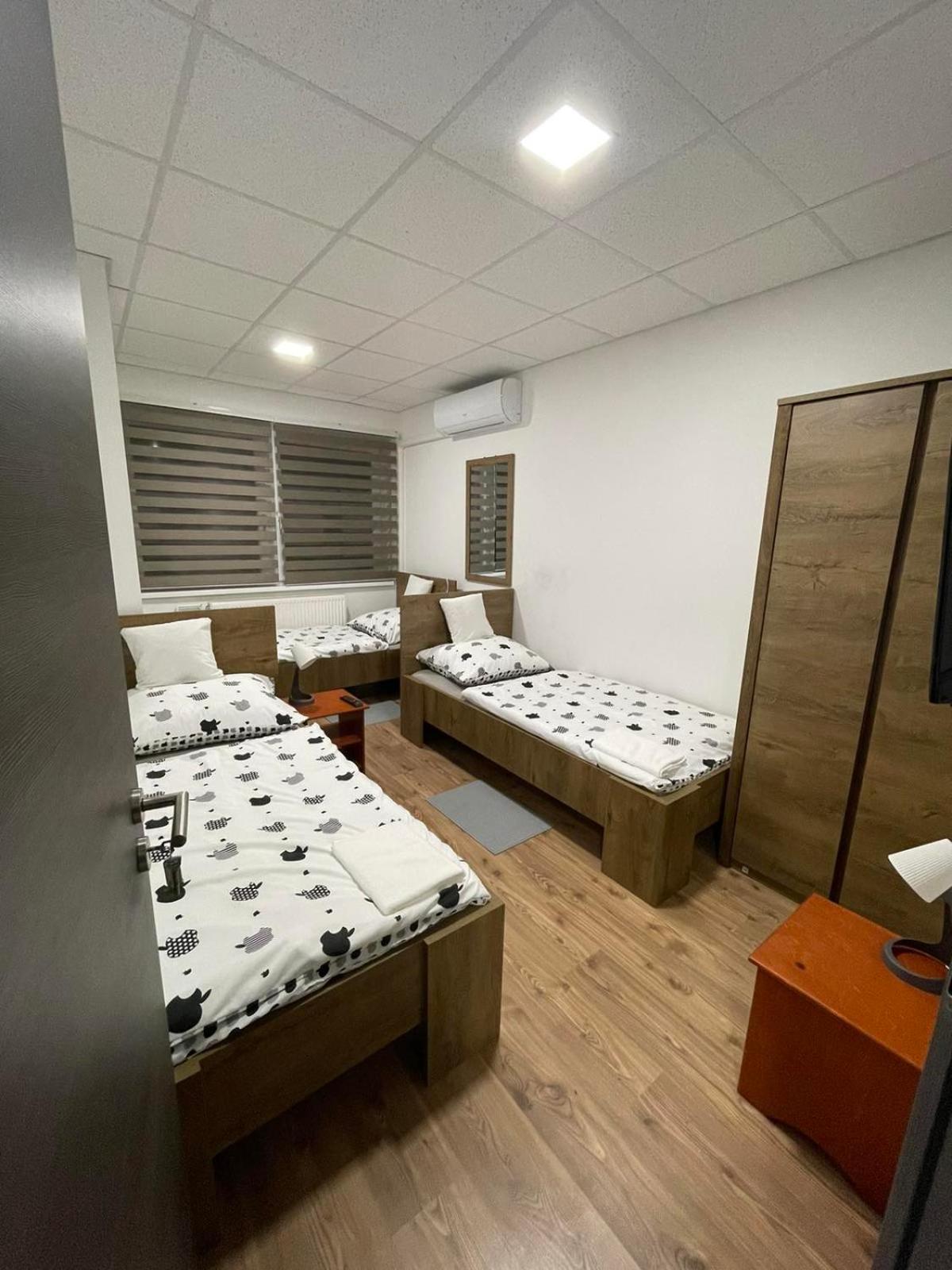 Alom Vendeghaz Otel Dunaújváros Dış mekan fotoğraf