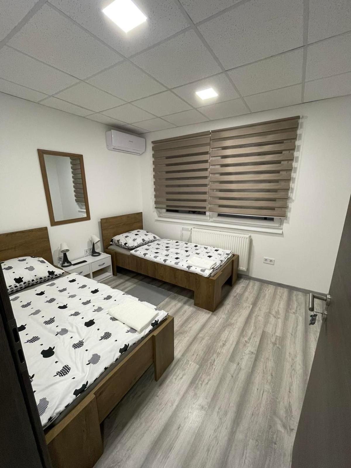 Alom Vendeghaz Otel Dunaújváros Dış mekan fotoğraf